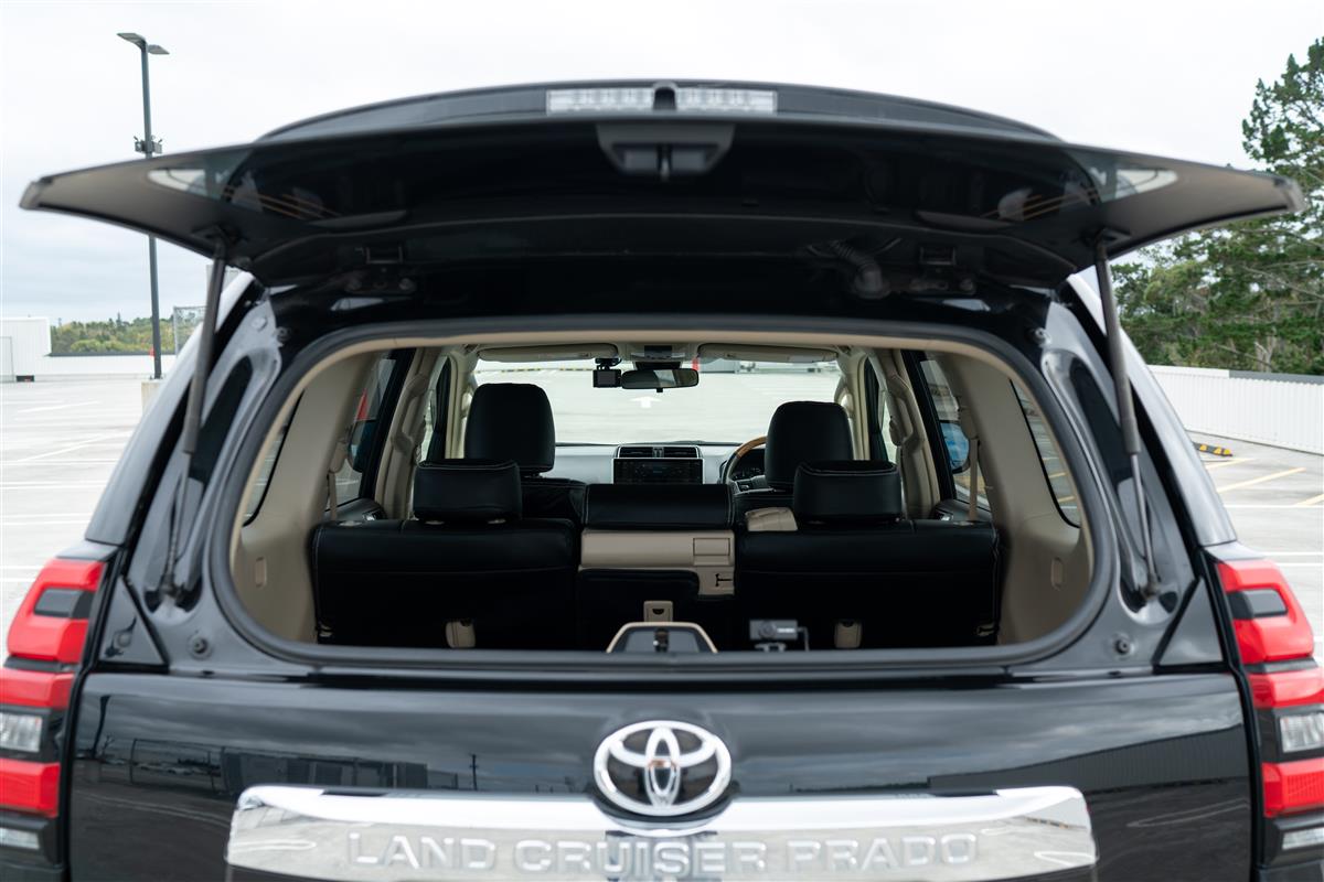 2019 Toyota Land Cruiser PRADO TX FACELIFT 18,000KMS ONLY Carousel 9