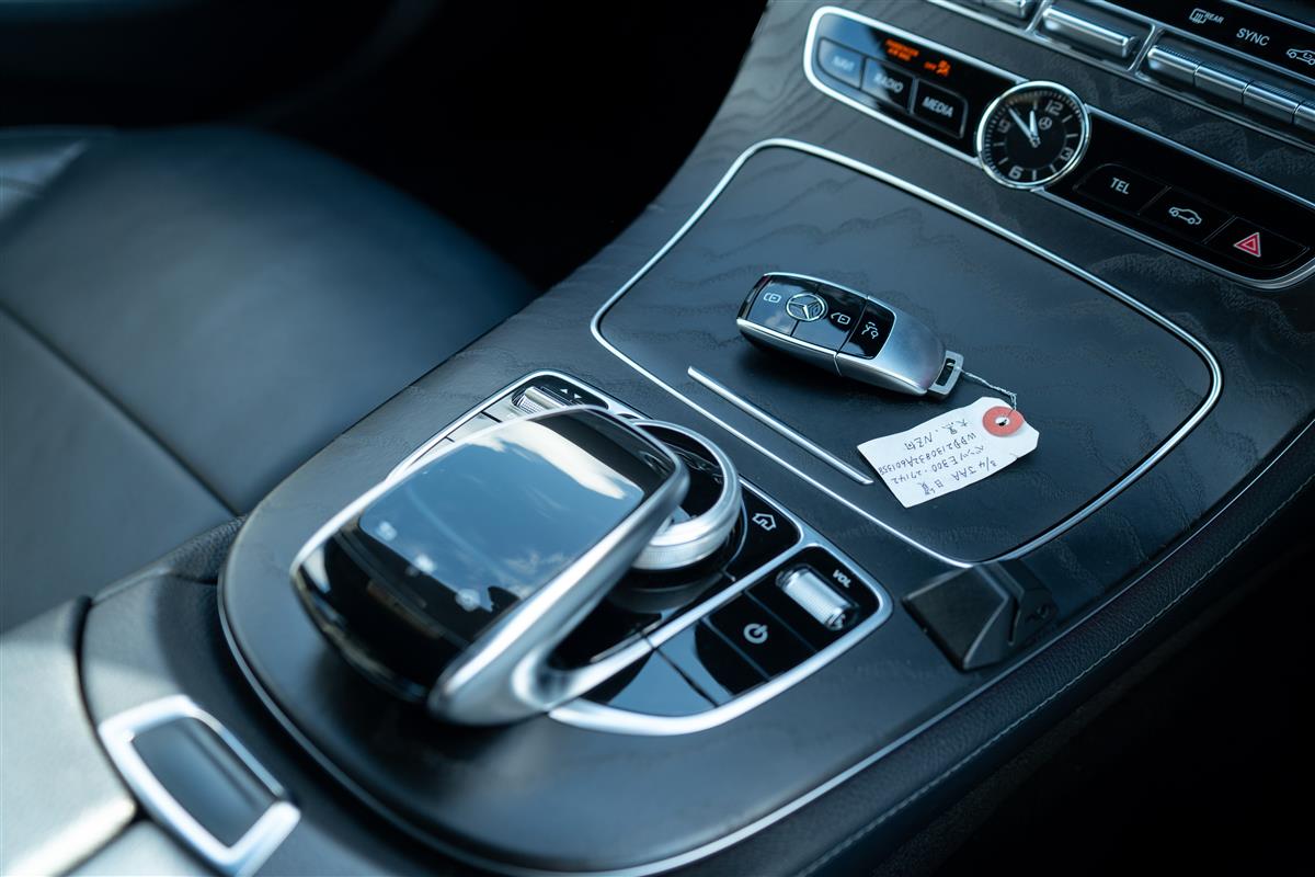 2019 Mercedes-Benz E 300 E300 AMG SPORT PACK GRADE 4.5 Carousel 18