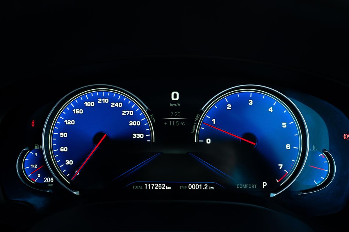2017 BMW 530i M-SPORT TOURING B48 WAGON Carousel 18