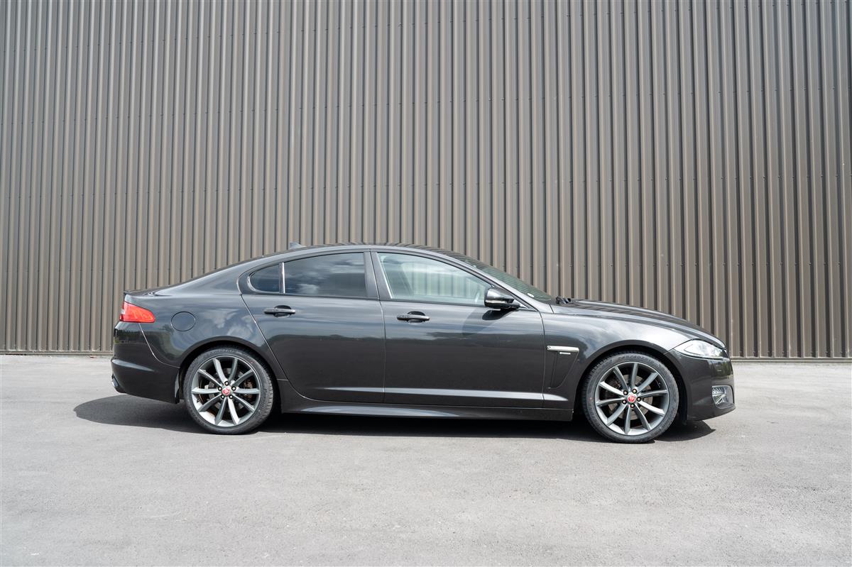 2015 Jaguar XF 2.0T R- SPORT LIMITED EDITION