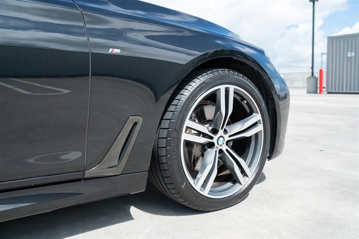 2019 BMW 740i MOTORSPORT LUXURY FLAGSHIP Carousel 4