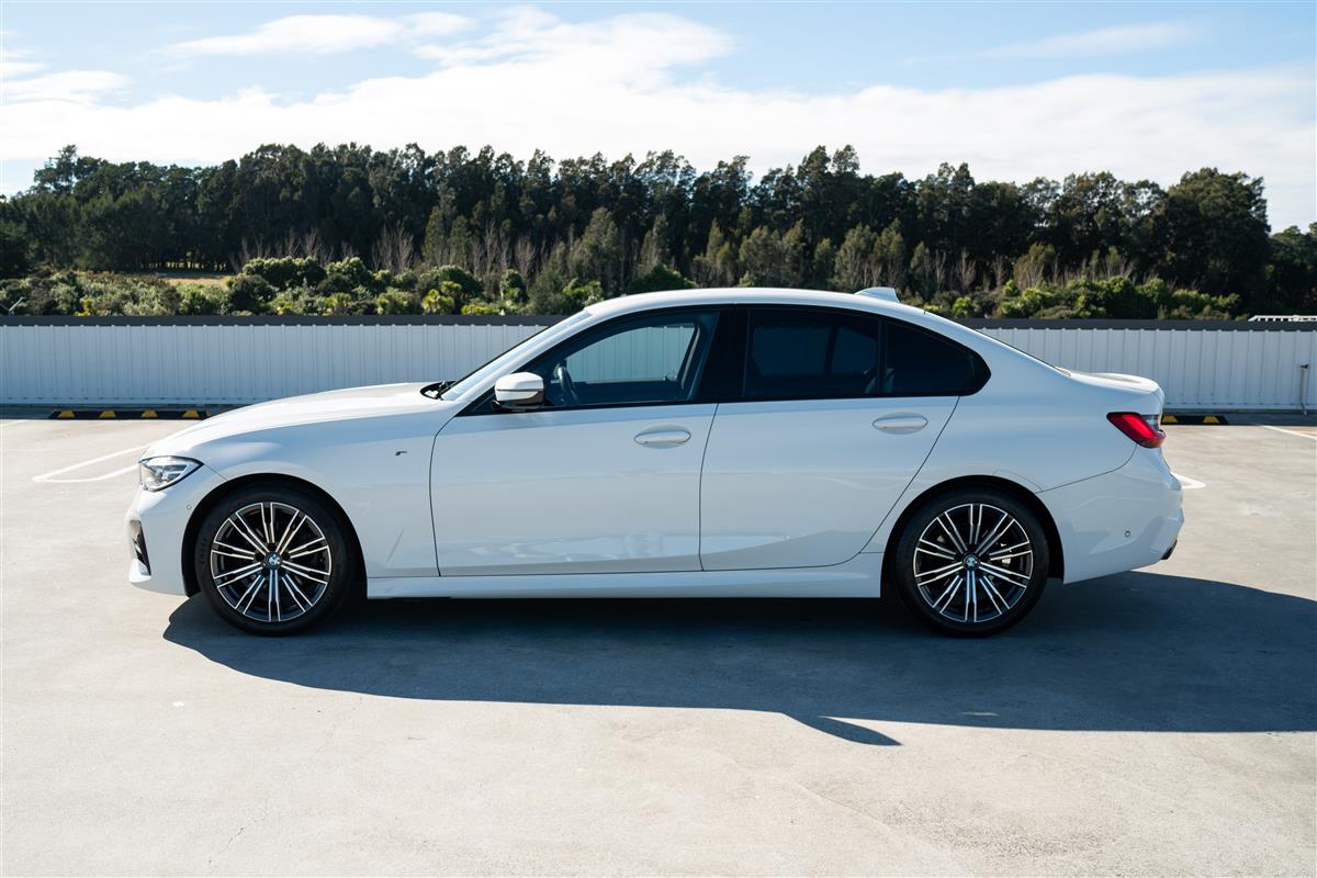 2019 BMW 320i MOTORSPORT M-SPORT GRADE 4.5 Carousel 9
