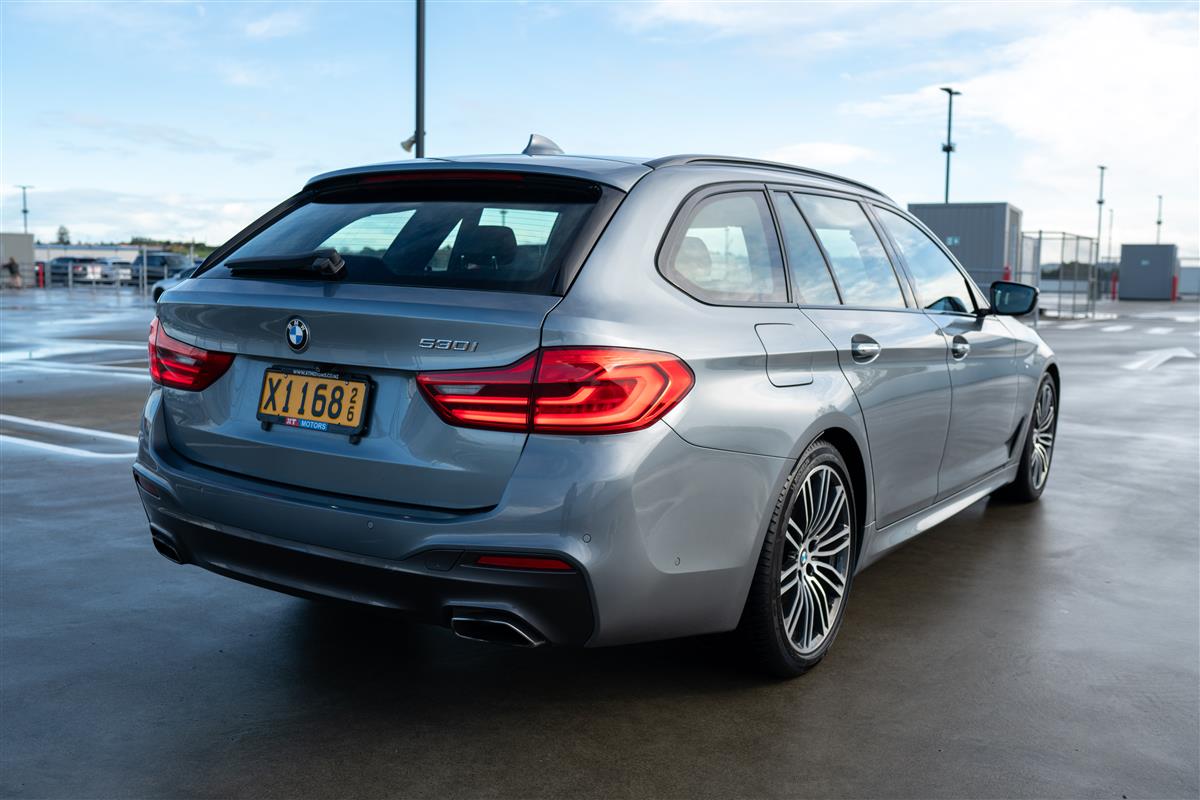2017 BMW 530i M-SPORT TOURING B48 WAGON Carousel 6