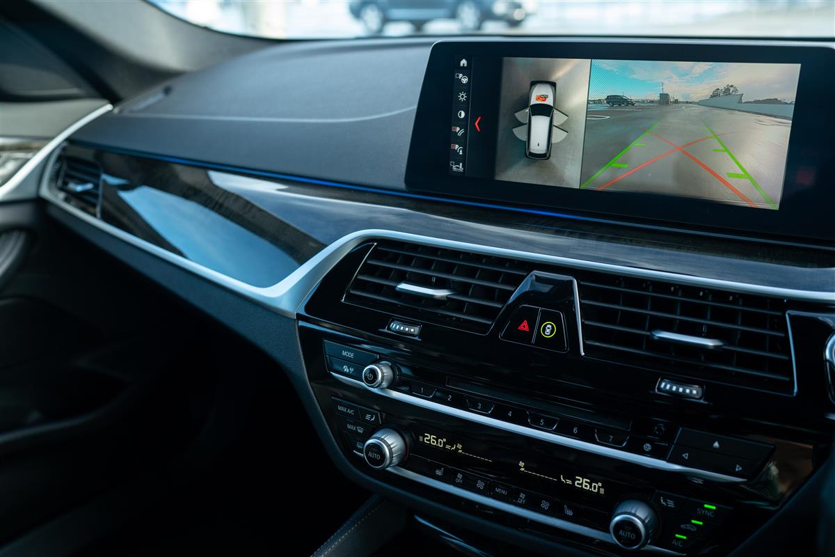 2017 BMW 530i M-SPORT TOURING B48 WAGON Carousel 19