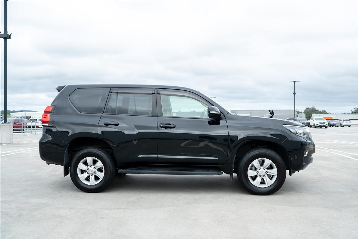 2019 Toyota Land Cruiser PRADO TX FACELIFT 18,000KMS ONLY