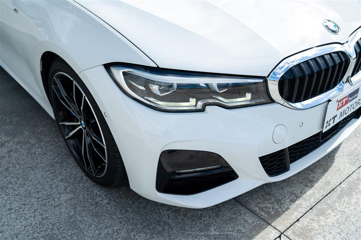 2019 BMW 330i MOTORSPORT M-SPORT IMMACULATE Carousel 2