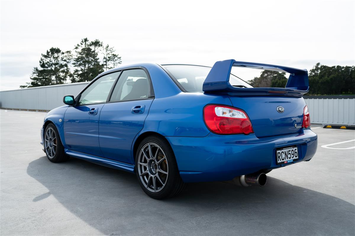 2004 Subaru Impreza WRX STI VERSION 8 STOCK Carousel 10