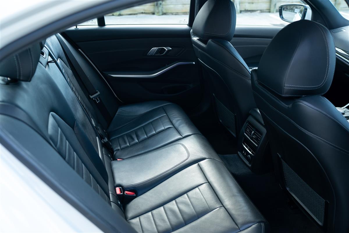 2019 BMW 330i MOTORSPORT M-SPORT IMMACULATE Carousel 16