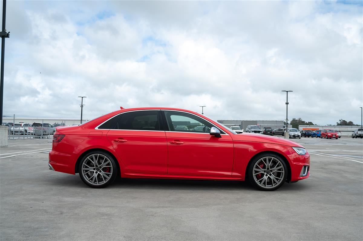 2019 Audi S4 FACELIFT 3.0TFSI QUATTRO GRADE 4.5