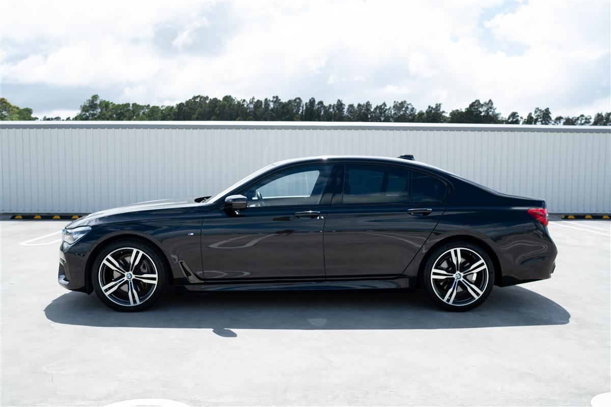 2019 BMW 740i MOTORSPORT LUXURY FLAGSHIP Carousel 10