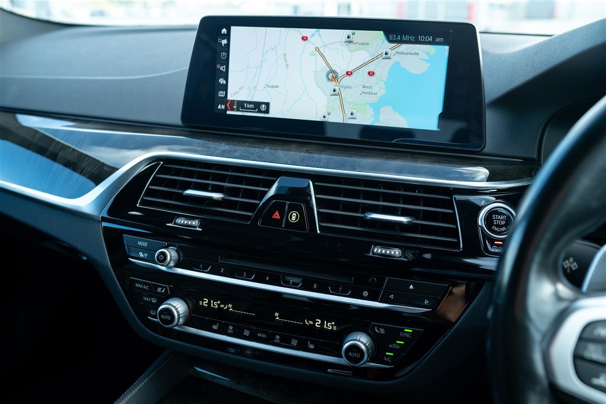 2017 BMW 540i B58 X-DRIVE TOURING M-SPORT Carousel 18
