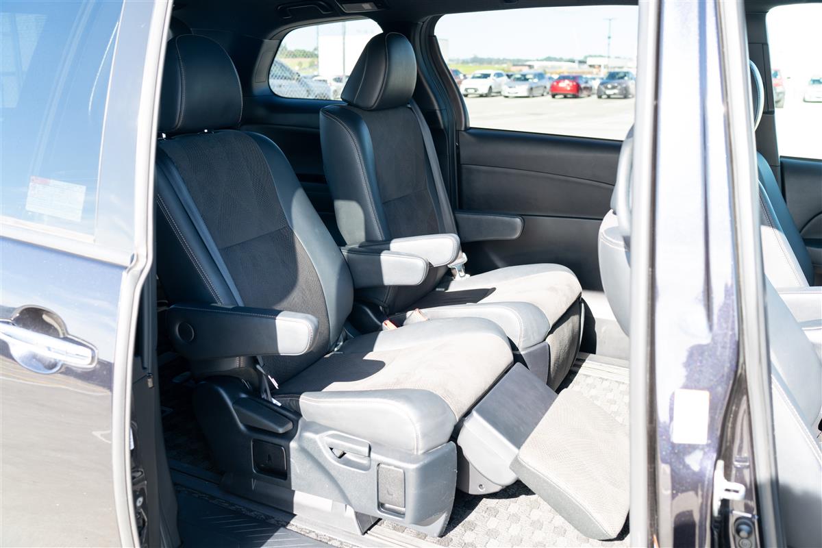 2017 Toyota Estima AERAS PREMIUM EDITION FACELIFT Carousel 16