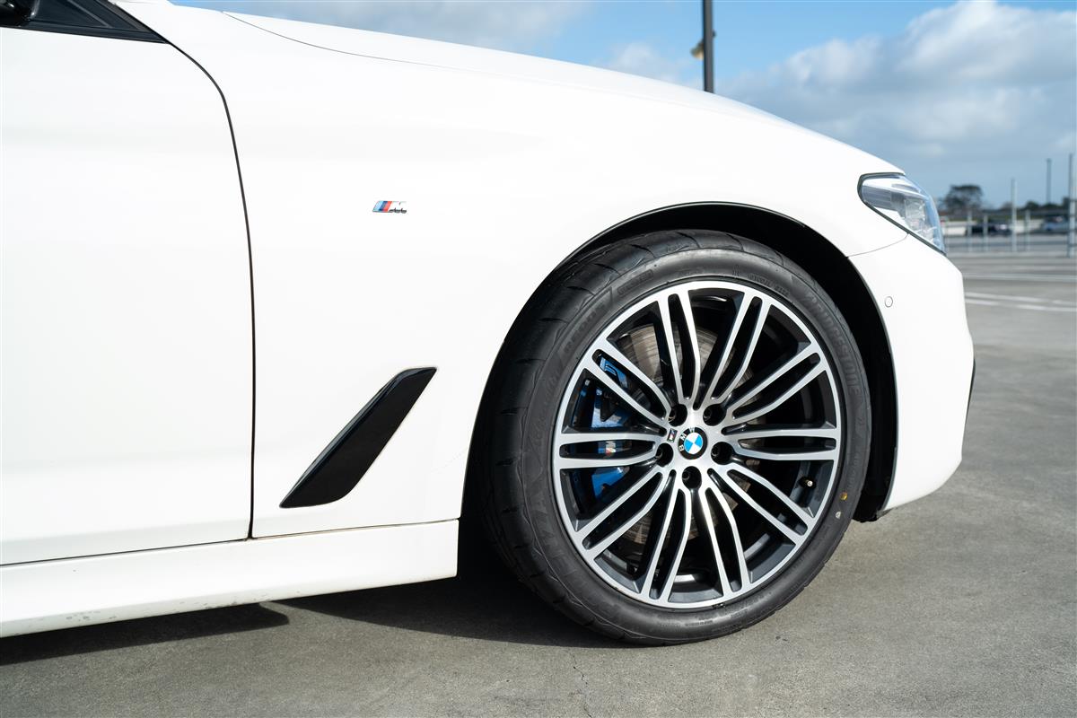 2017 BMW 540i B58 X-DRIVE TOURING M-SPORT Carousel 4