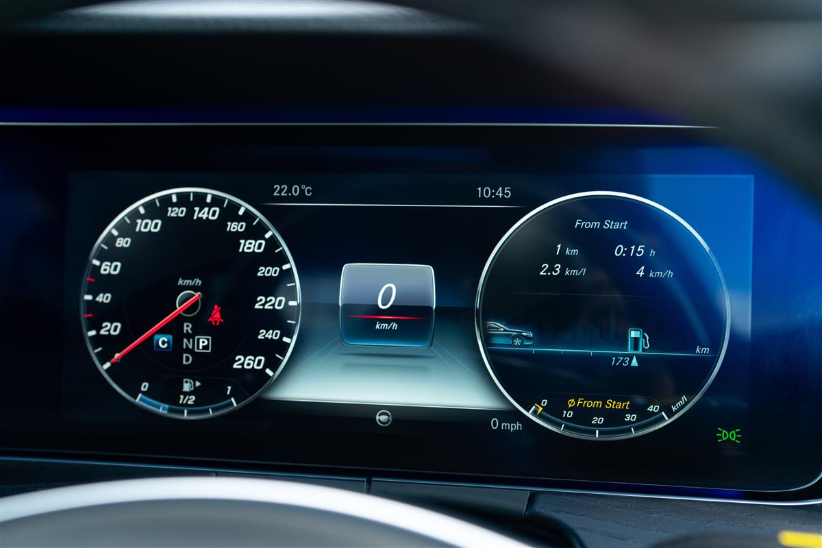2017 Mercedes-Benz E 200 E200 COUPE AMG PACK Carousel 19