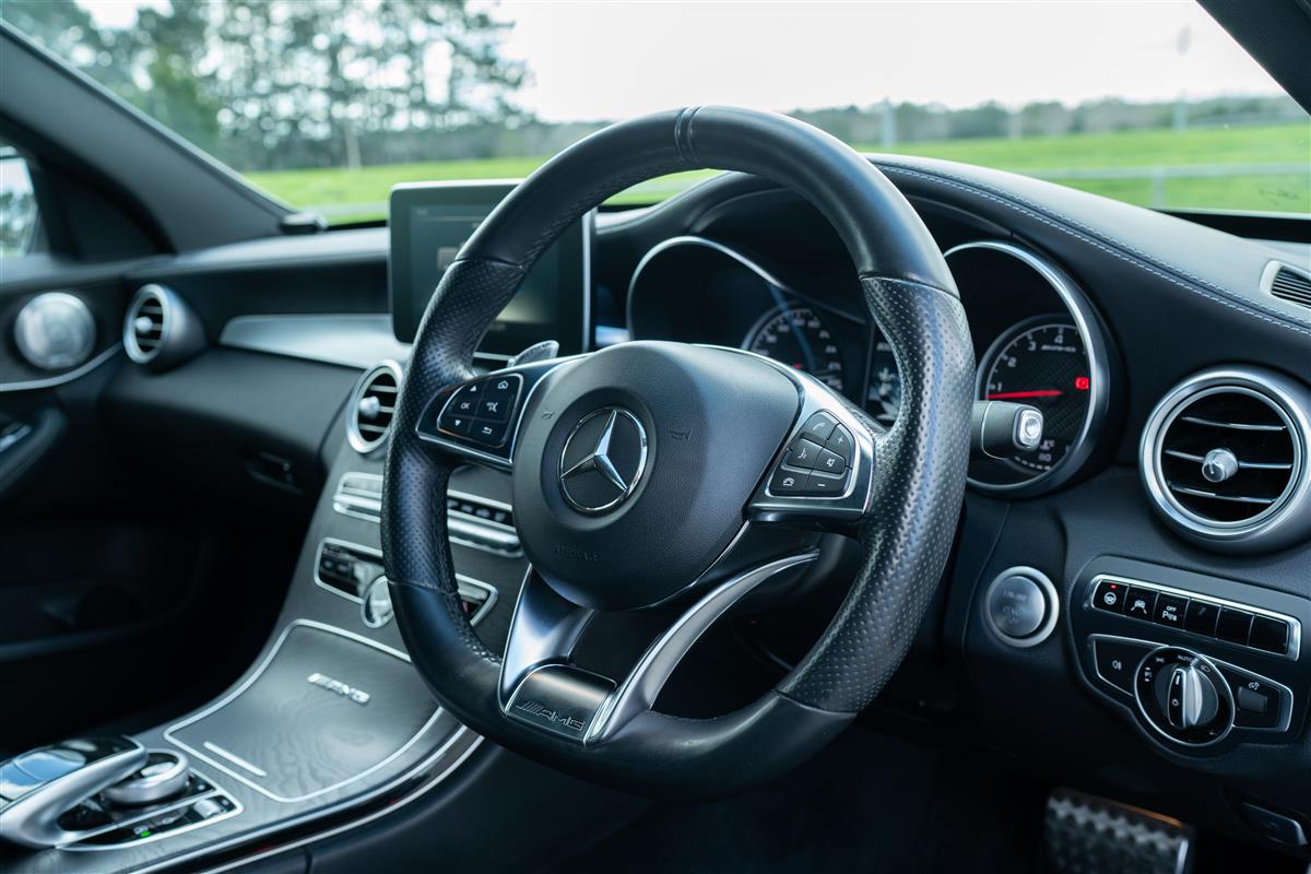 2016 Mercedes-Benz C 63 C63 AMG 4.0 V8 Immaculate Carousel 14
