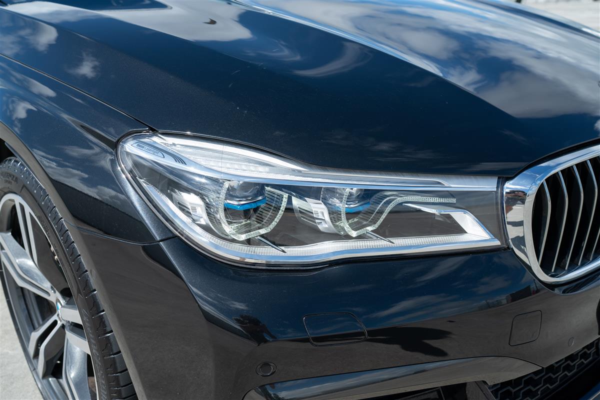 2019 BMW 740i MOTORSPORT LUXURY FLAGSHIP Carousel 2