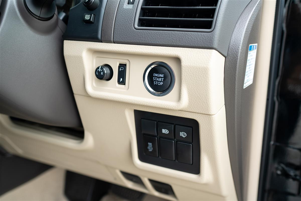 2019 Toyota Land Cruiser PRADO TX FACELIFT 18,000KMS ONLY Carousel 14