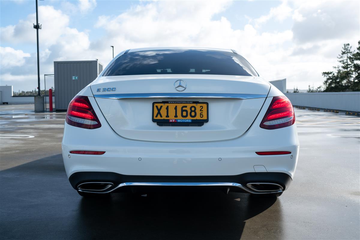 2019 Mercedes-Benz E 300 E300 AMG SPORT PACK GRADE 4.5 Carousel 6