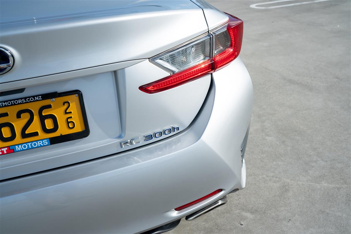 2015 Lexus RC300h RC 300h Sport coupe Immaculate Carousel 8
