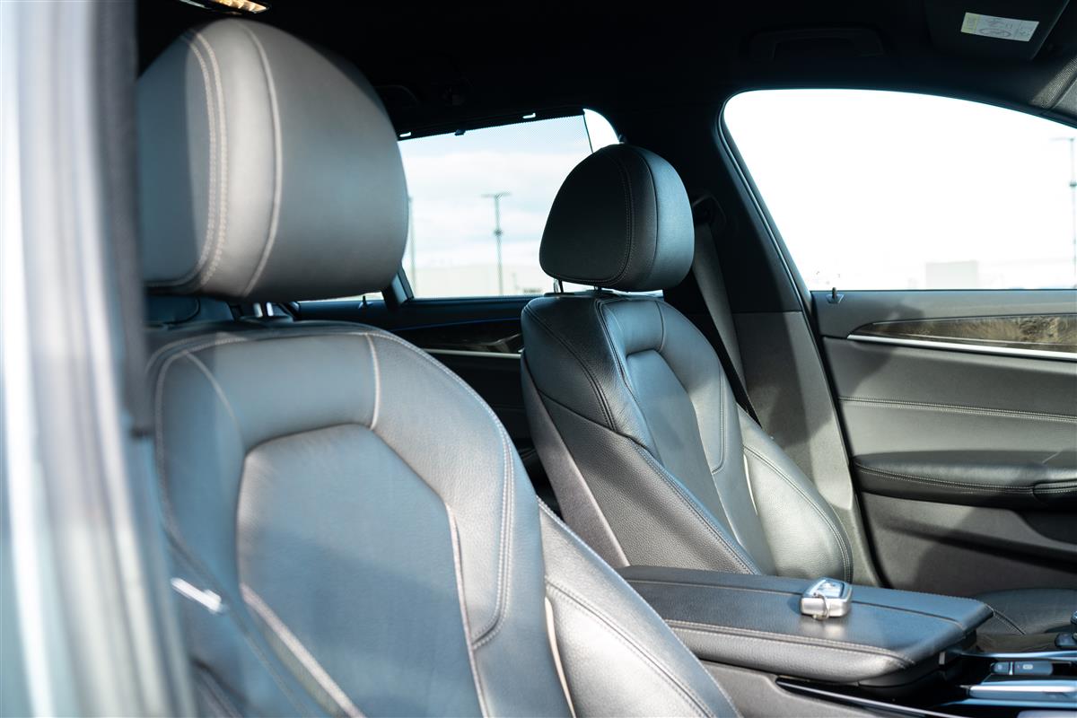 2017 BMW 530i M-SPORT TOURING B48 WAGON Carousel 14