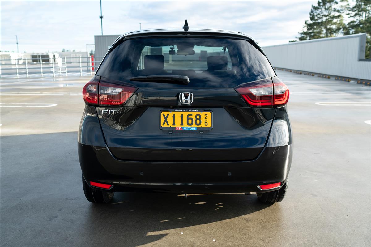 2020 Honda Fit 1.3L PURE PETROL LOW KS Carousel 6