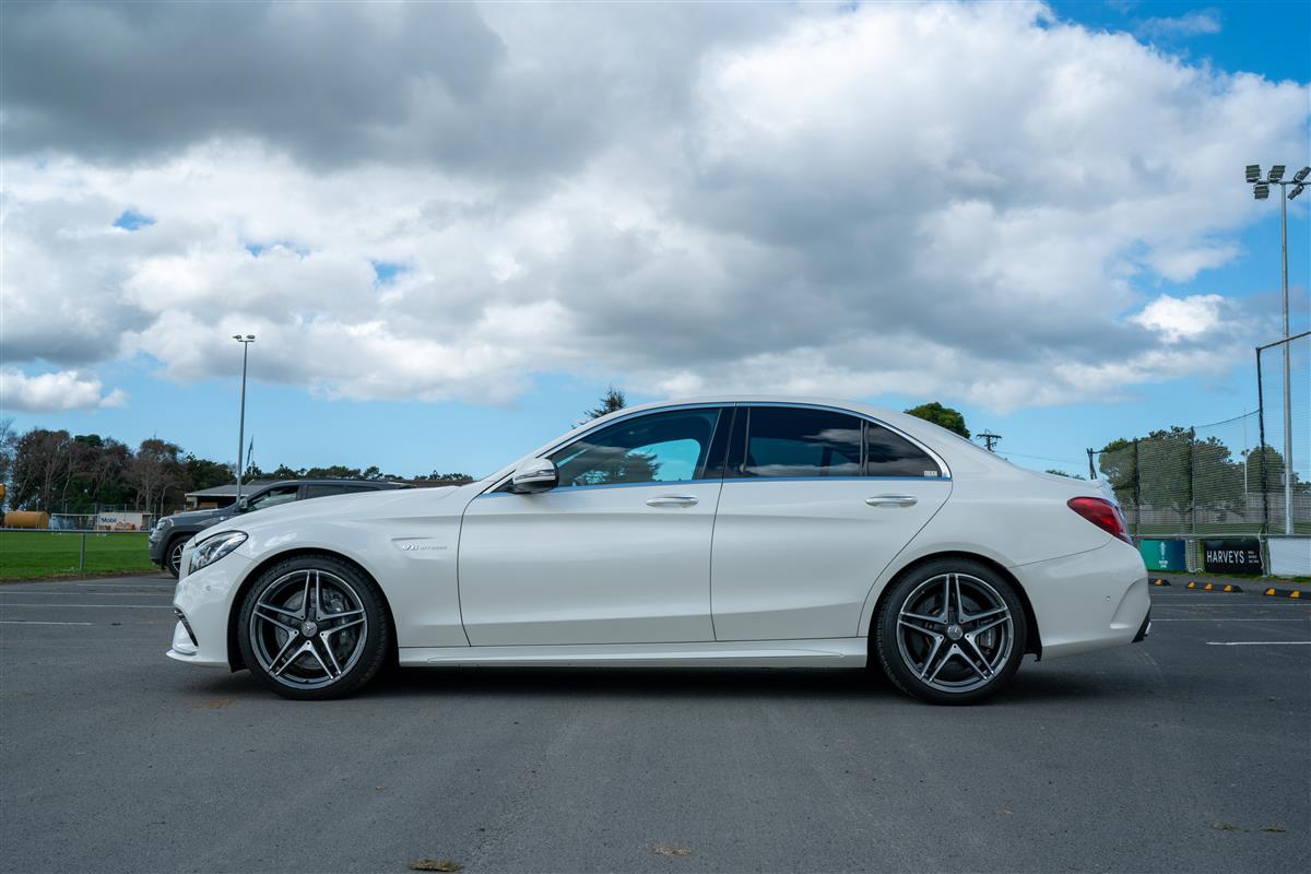 2016 Mercedes-Benz C 63 C63 AMG 4.0 V8 Immaculate Carousel 10