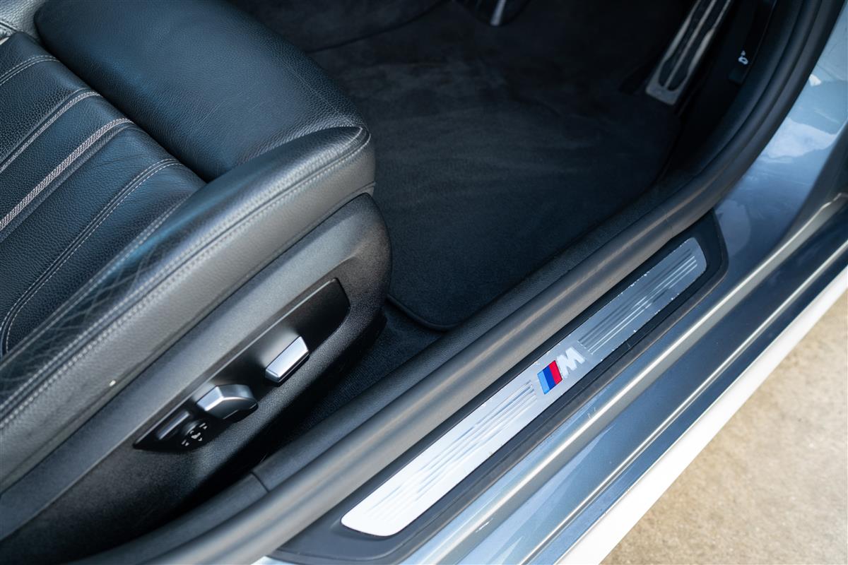 2017 BMW 530i M-SPORT TOURING B48 WAGON Carousel 16