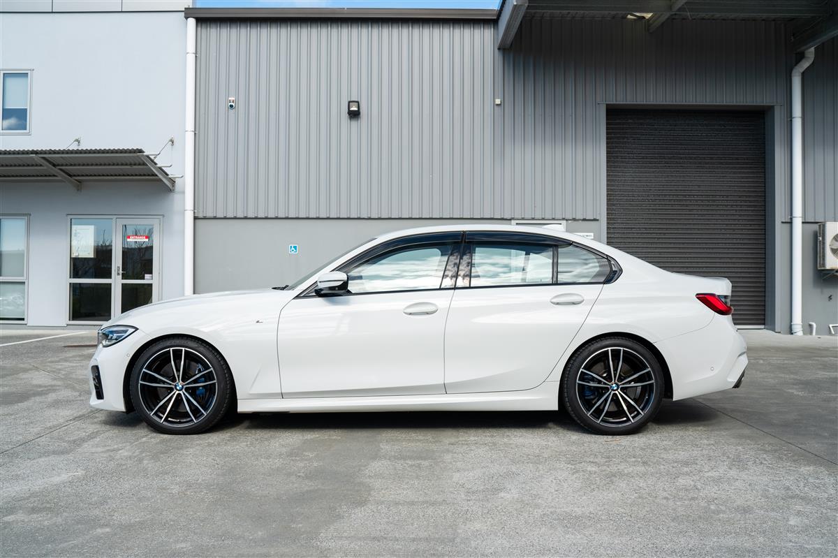 2019 BMW 330i MOTORSPORT M-SPORT IMMACULATE Carousel 8
