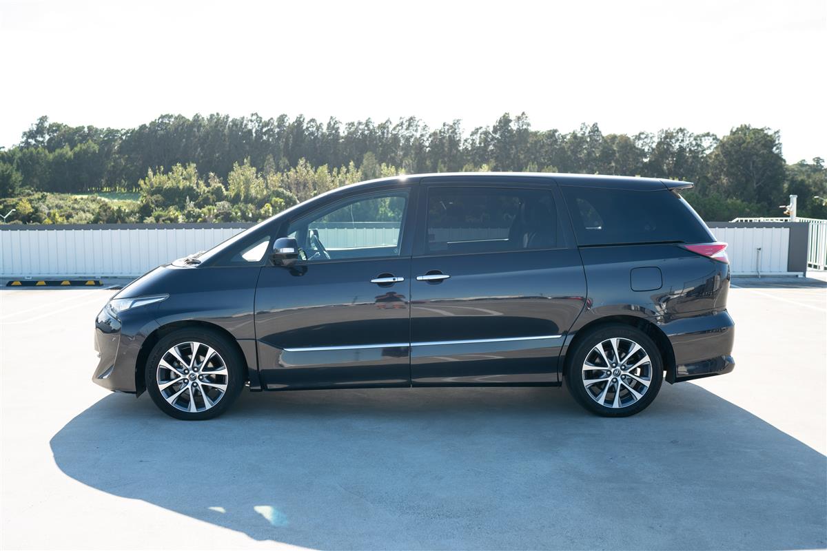 2017 Toyota Estima AERAS PREMIUM EDITION FACELIFT Carousel 9