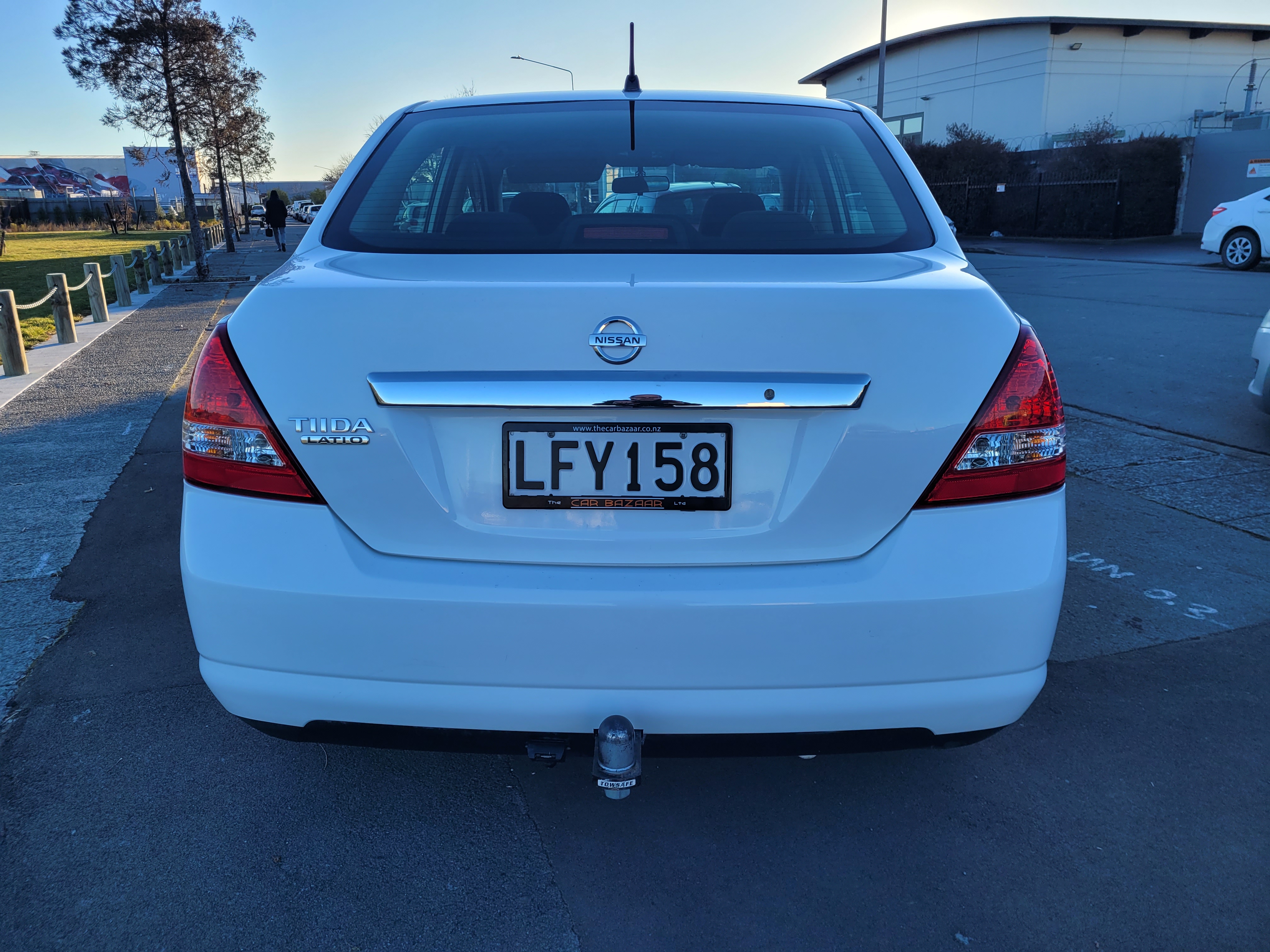 Nissan Tiida Latio Carousel 3