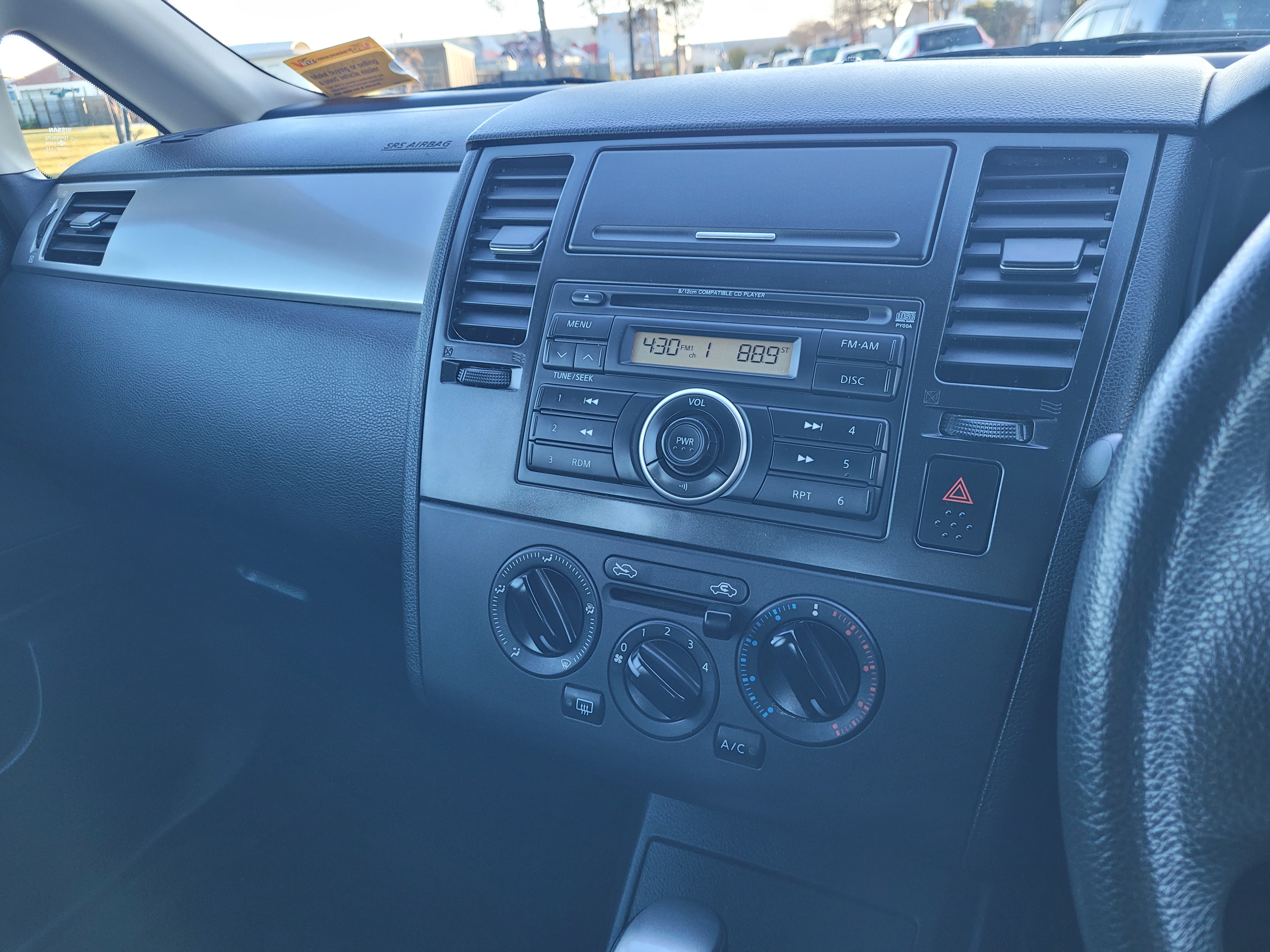 Nissan Tiida Latio Carousel 9
