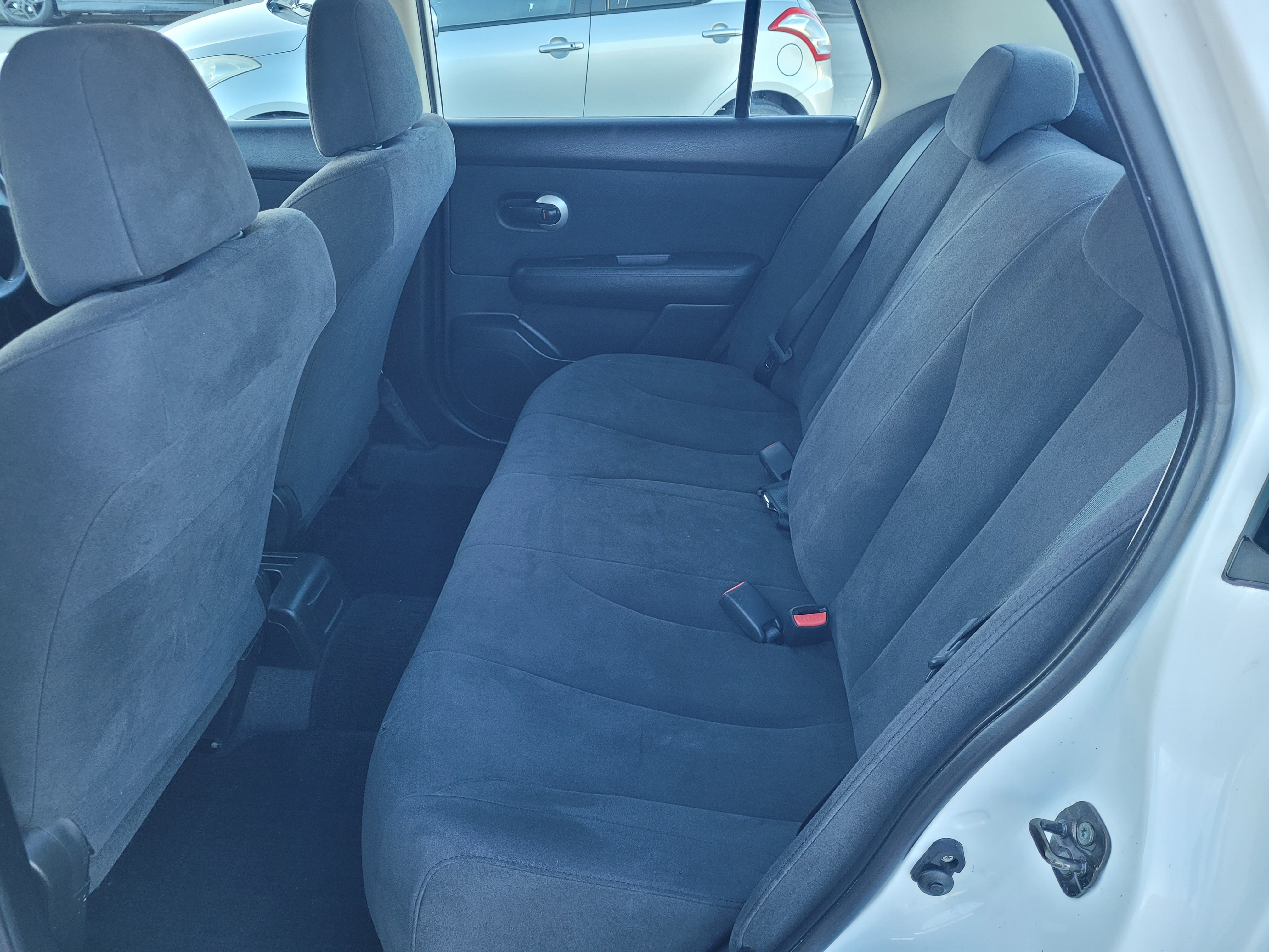 Nissan Tiida Latio Carousel 6