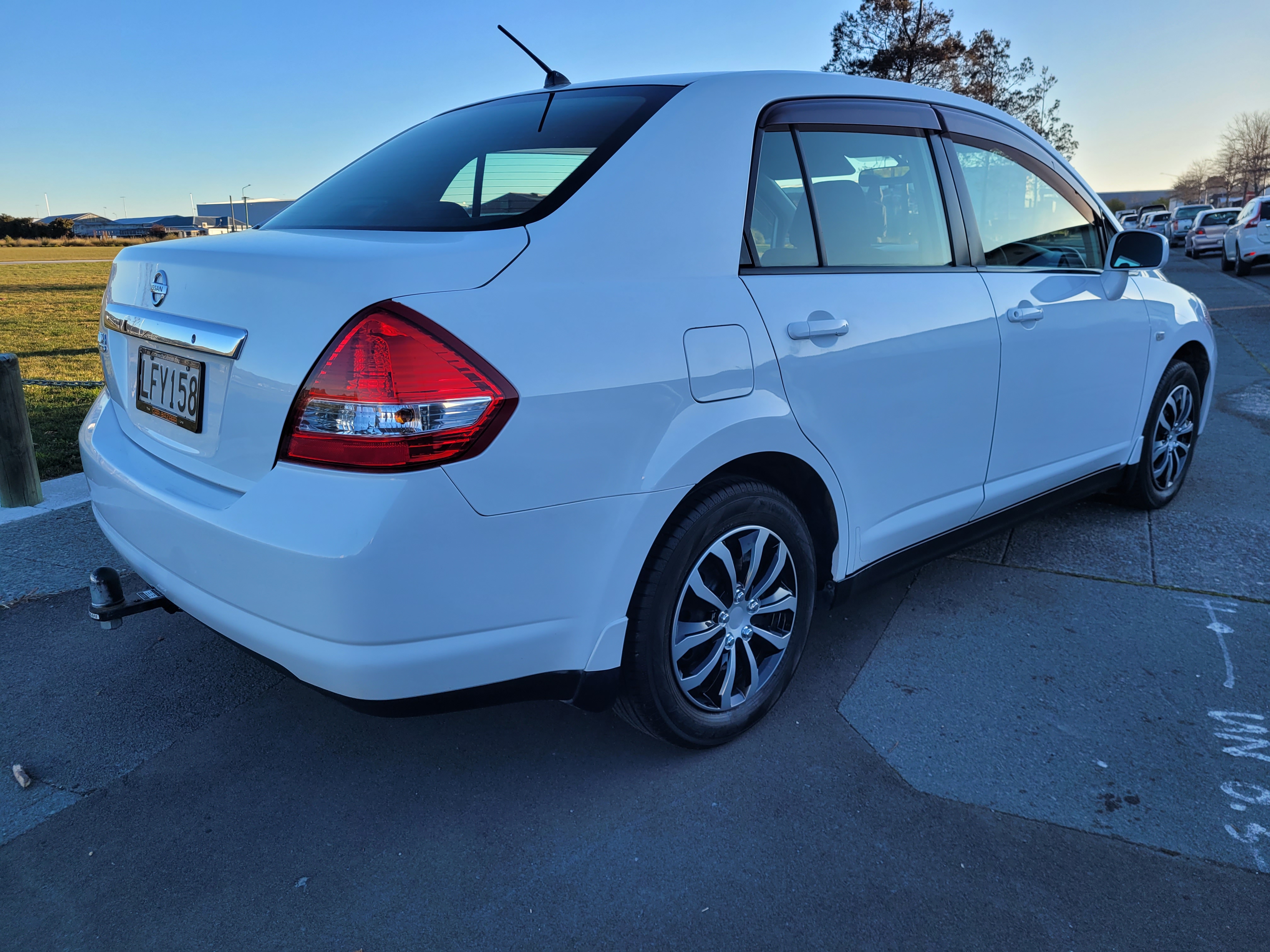 Nissan Tiida Latio Carousel 2