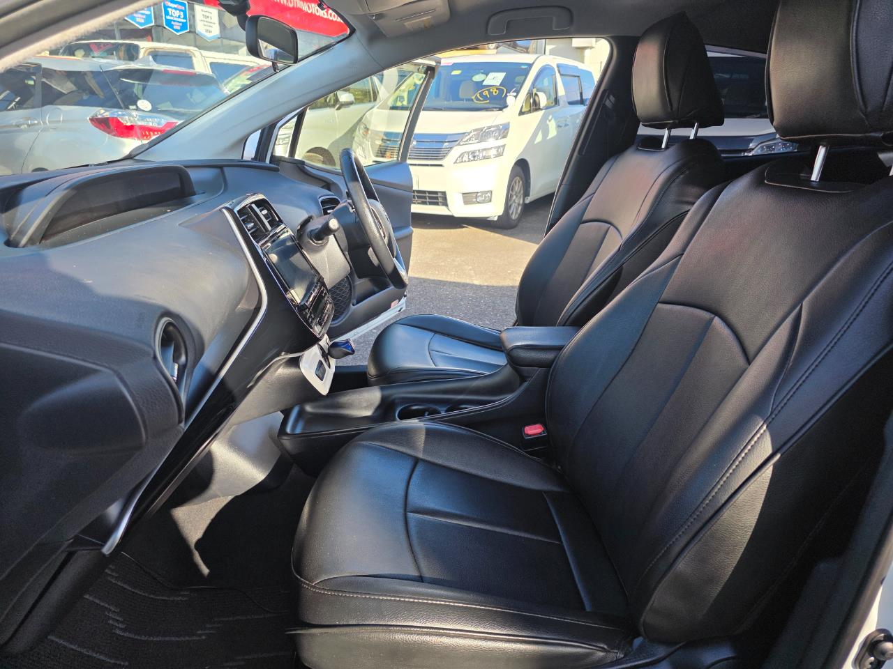 2016 Toyota Prius 5D S Model with Reversing Camera ! Carousel 6