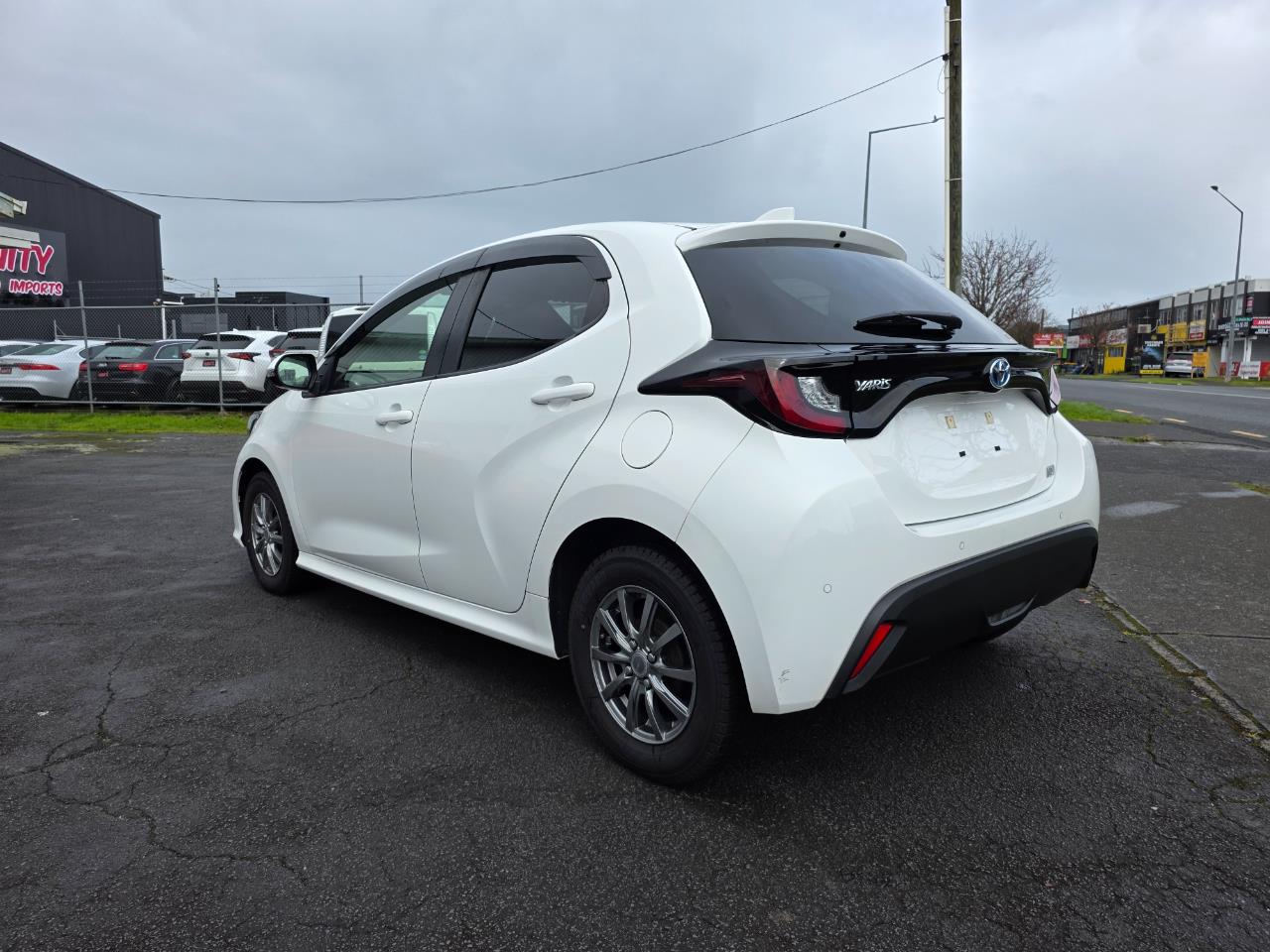 2021 Toyota Yaris Hybrid X with Reversing Camera, Parking Sensors, Cruise Control ! Carousel 13