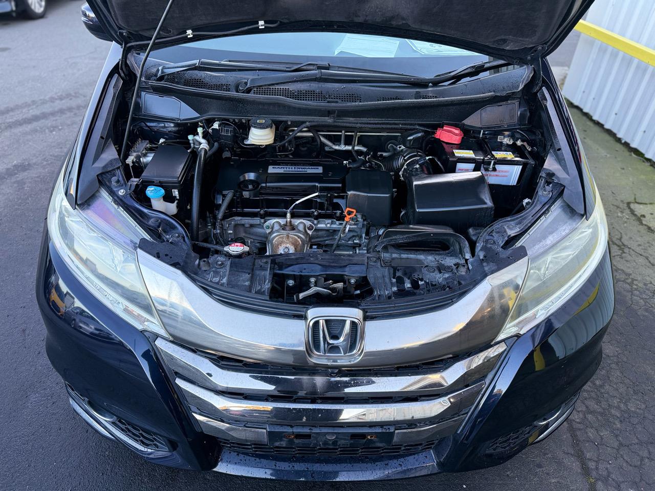 2013 Honda Odyssey Absolute, Half Leather Seat, Cruise Control, Reversing Camera ! Carousel 9