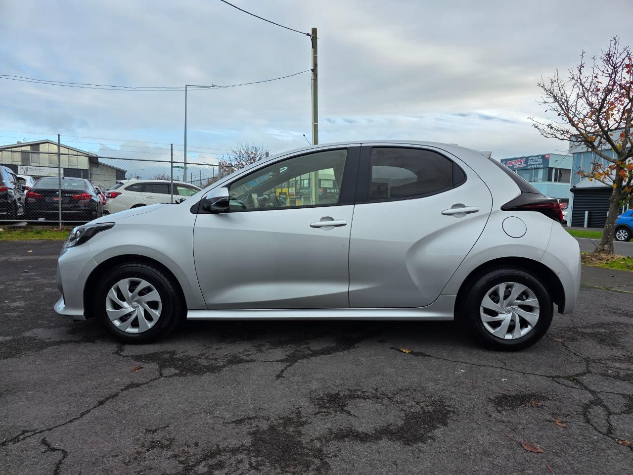 2021 Toyota Yaris Hybrid X with Reversing Camera, Parking Sensors, Cruise Control ! Carousel 12
