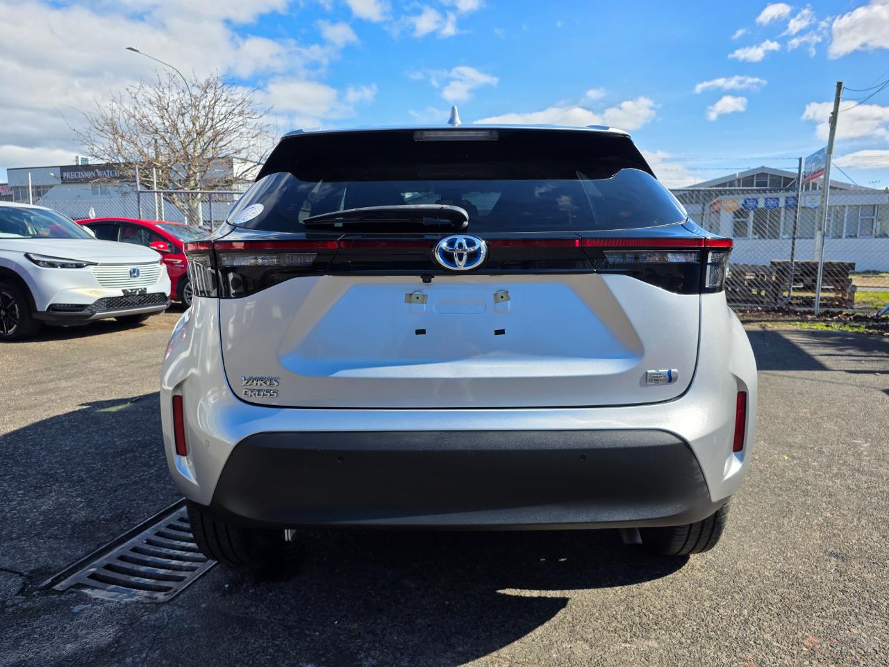 2022 Toyota YARIS CROSS Hybrid X with Reversing Camera, Parking Sensors, Cruise Control ! Carousel 5