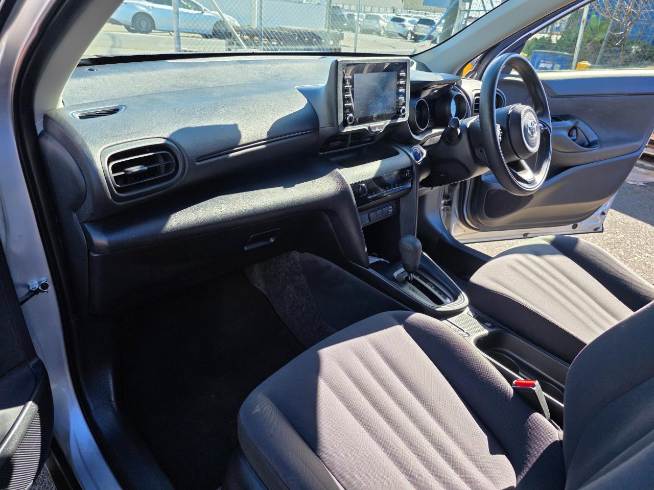 2022 Toyota YARIS CROSS Hybrid X with Reversing Camera, Parking Sensors, Cruise Control ! Carousel 12