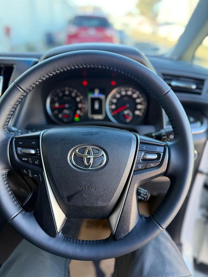 2015 Toyota VELLFIRE 2.5Z Carousel 3