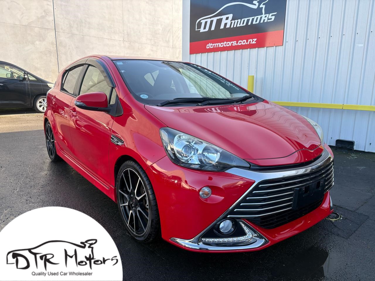 2014 Toyota Aqua GS Model Special Price !