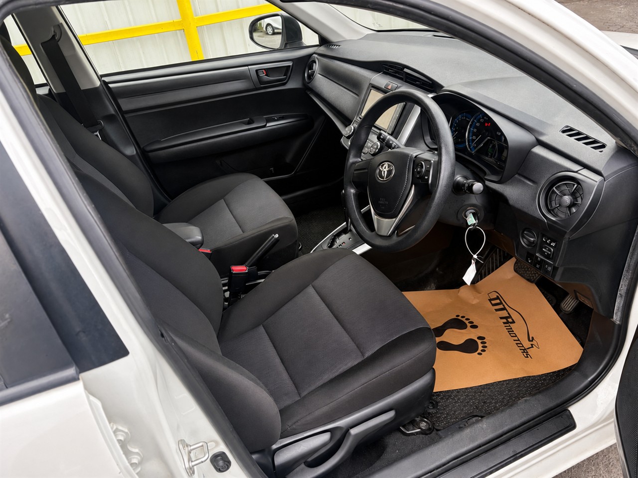 2018 Toyota Corolla Fielder hybird Carousel 14