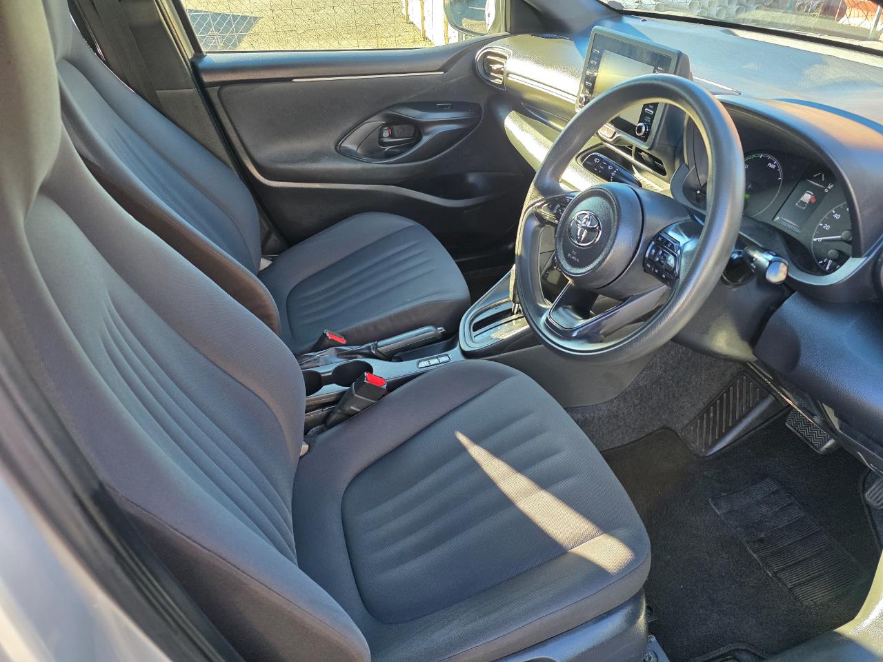 2021 Toyota Yaris Hybrid X with Reversing Camera, Parking Sensors, Cruise Control ! Carousel 2