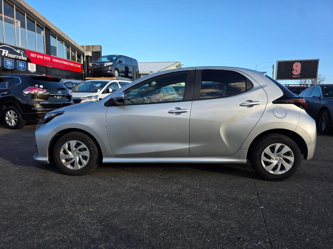 2021 Toyota Yaris Hybrid X with Reversing Camera, Parking Sensors, Cruise Control ! Carousel 14