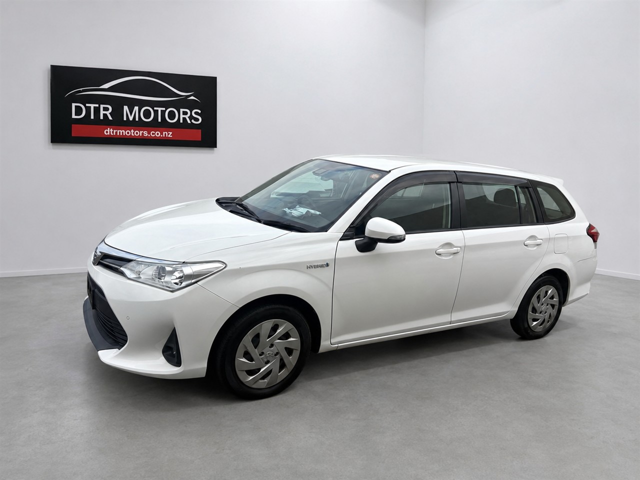 2018 Toyota Corolla Fielder hybird Carousel 9