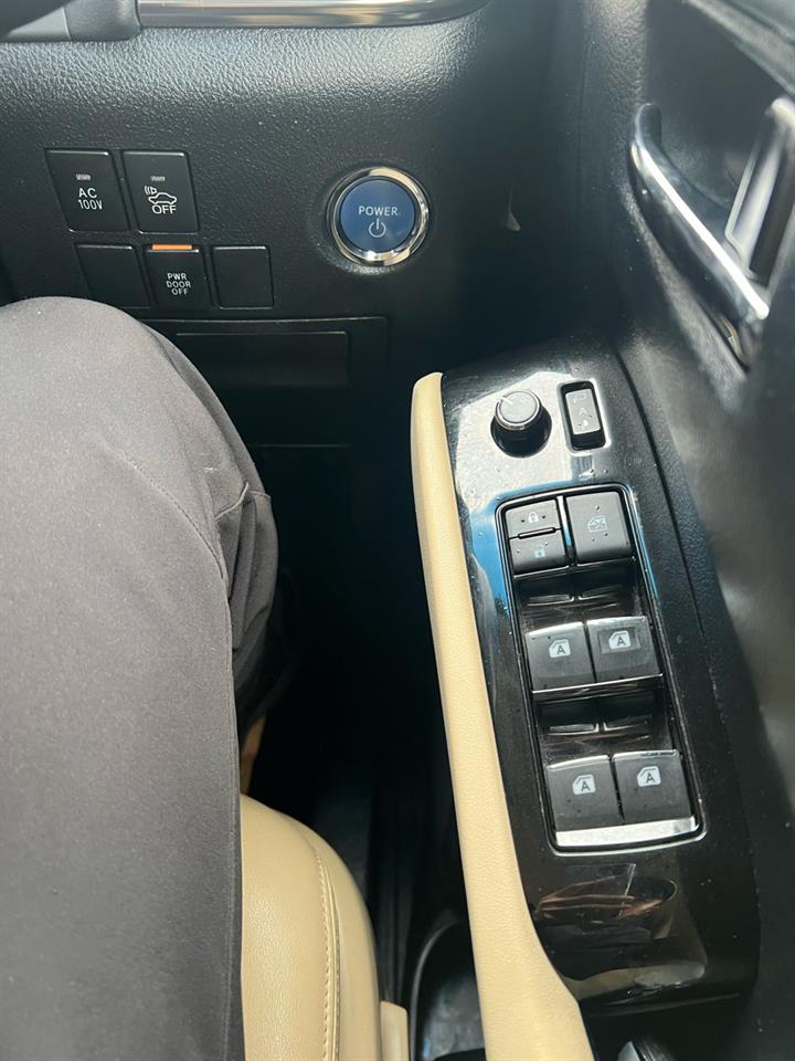 2015 Toyota VELLFIRE 2.5X Hybrid with Reversing Camera & Cruise Control ! Carousel 17