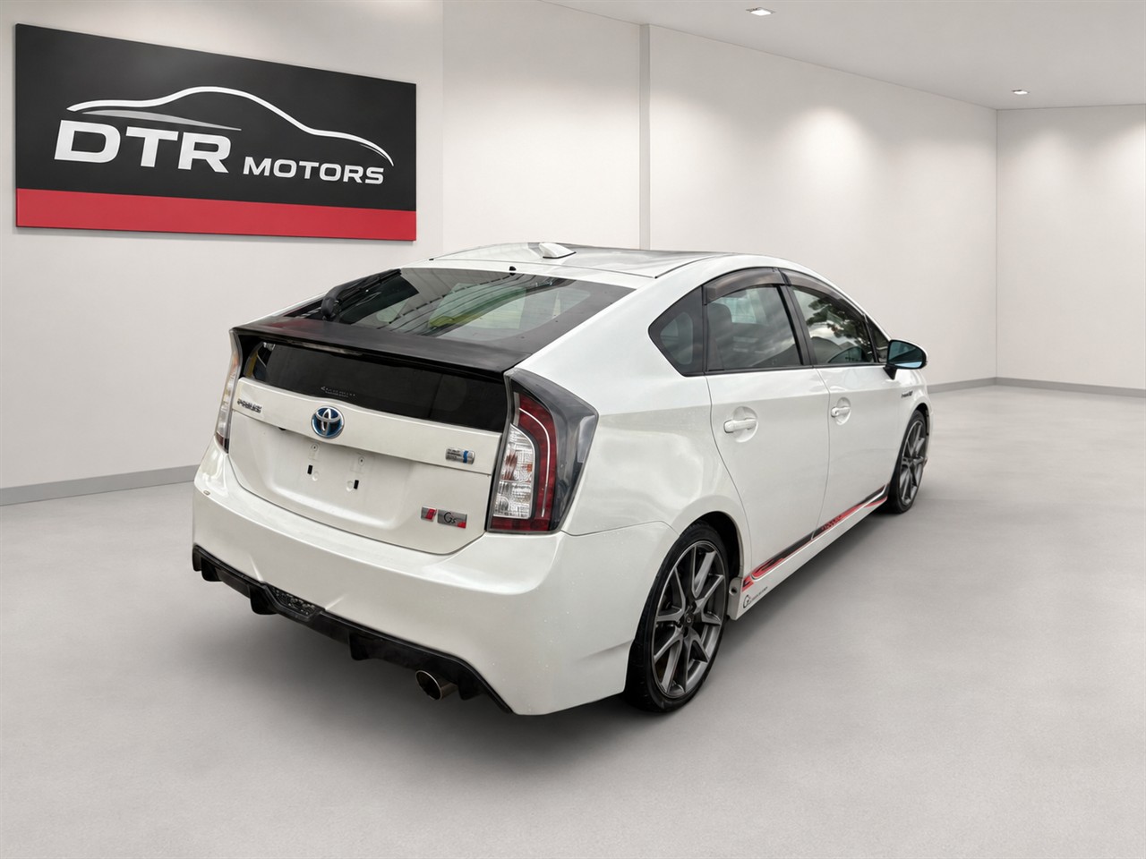 2013 Toyota Prius G'S Model Carousel 8