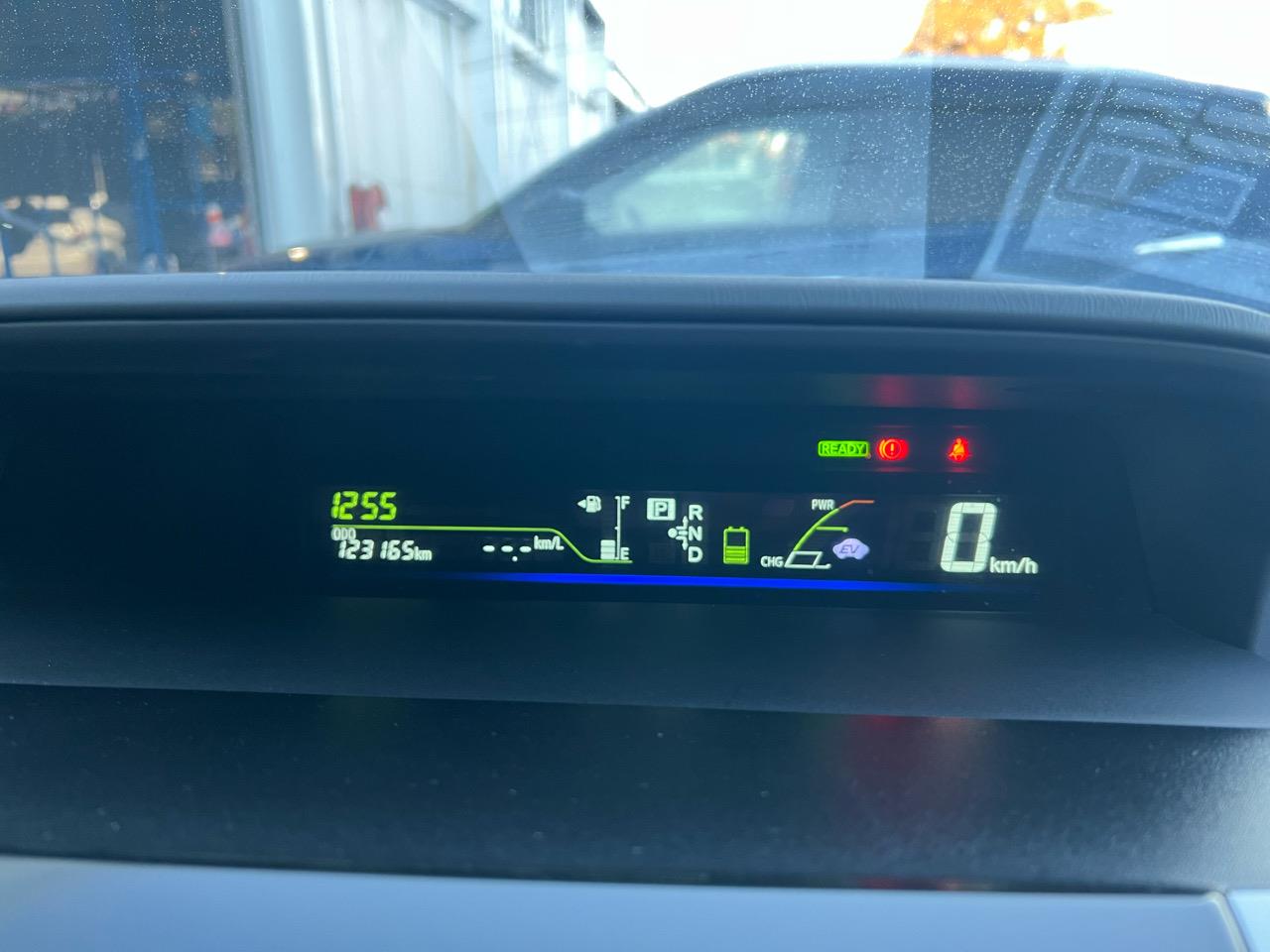 2012 Toyota Prius ALPHA S Carousel 14