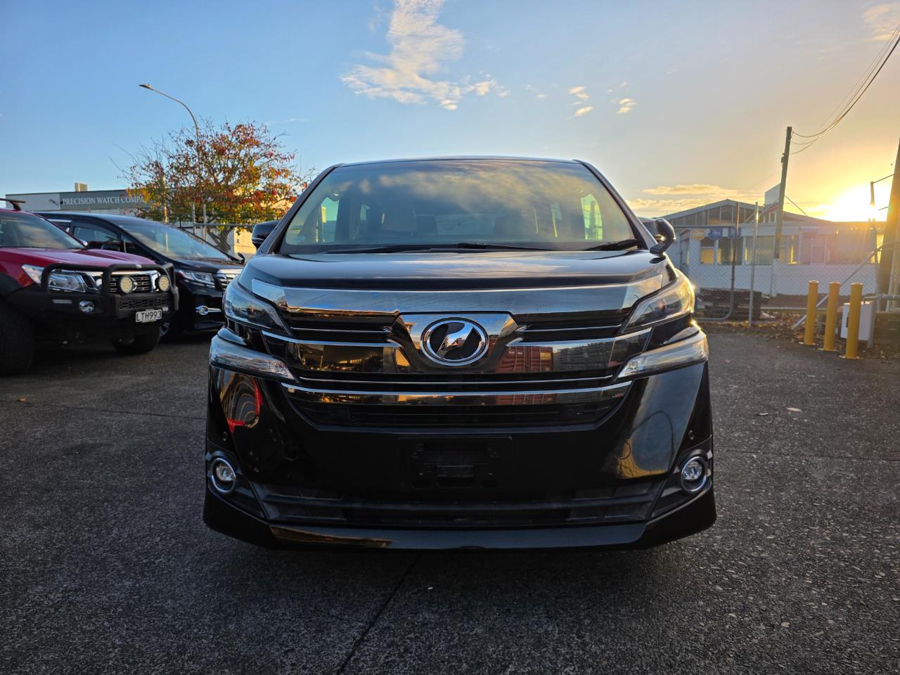 2015 Toyota VELLFIRE 2.5V 7 Seaters with Reversing Camera, Parking Sensors, Cruise Control ! Carousel 9
