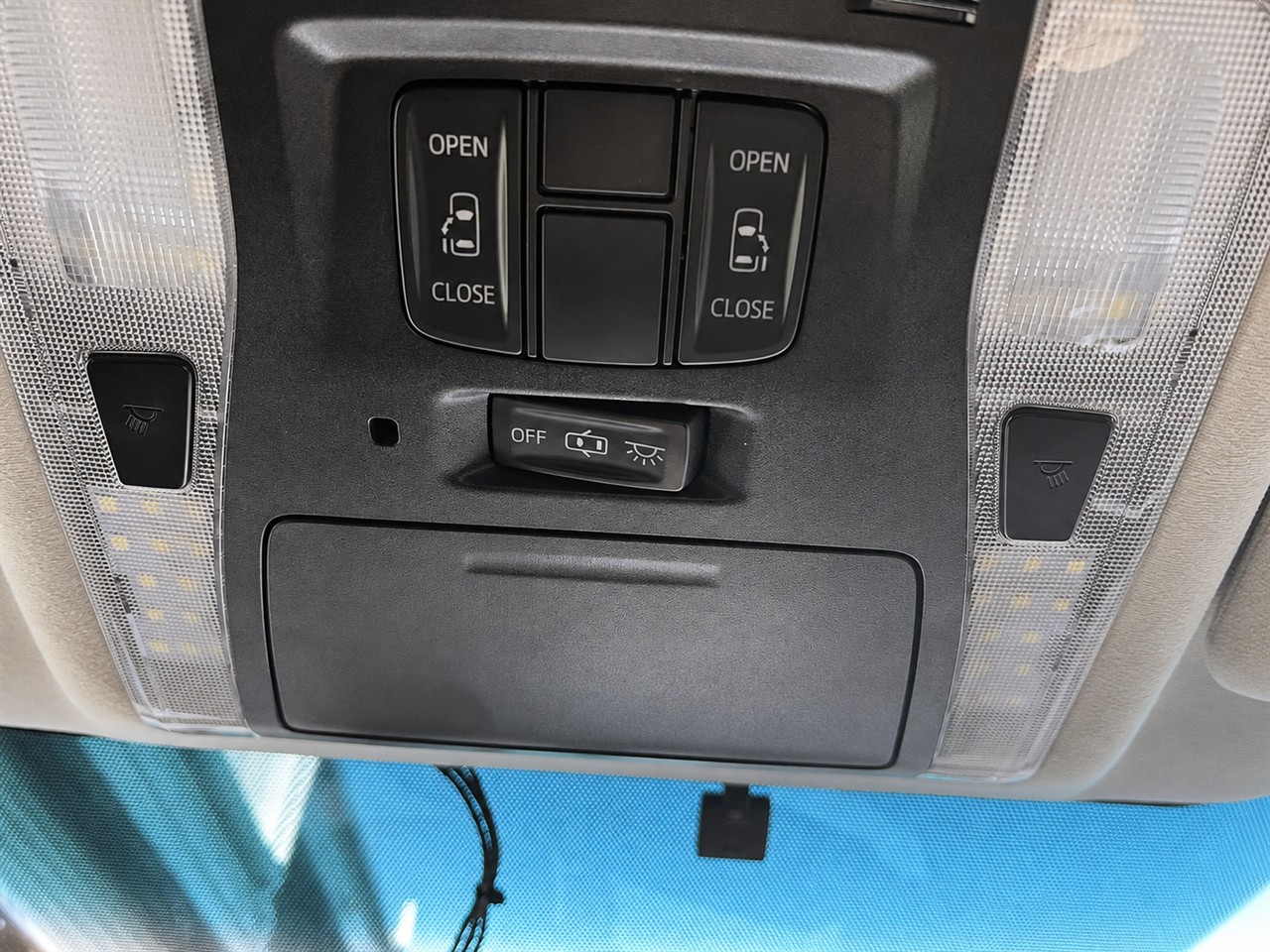 2017 Toyota VELLFIRE 2.5Z Carousel 4